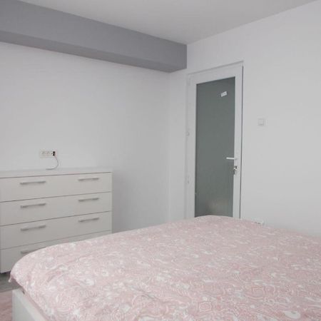 Apartament Tanya Targoviste Exteriör bild