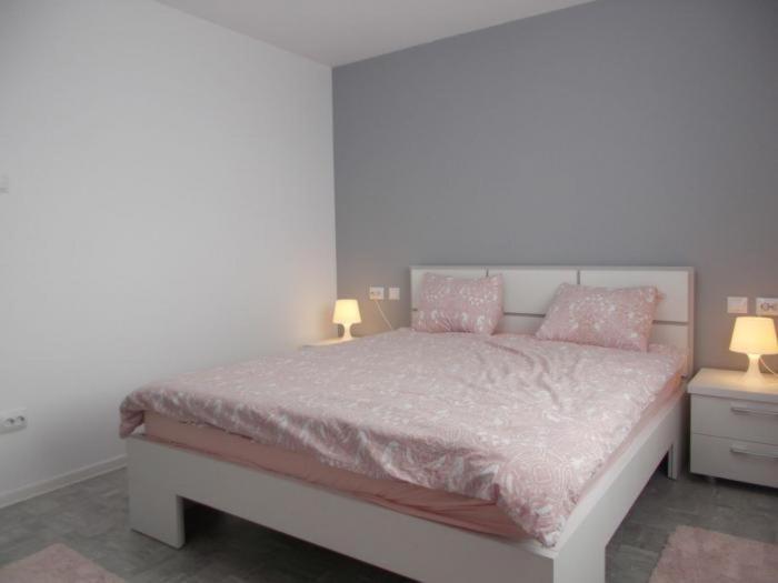 Apartament Tanya Targoviste Exteriör bild